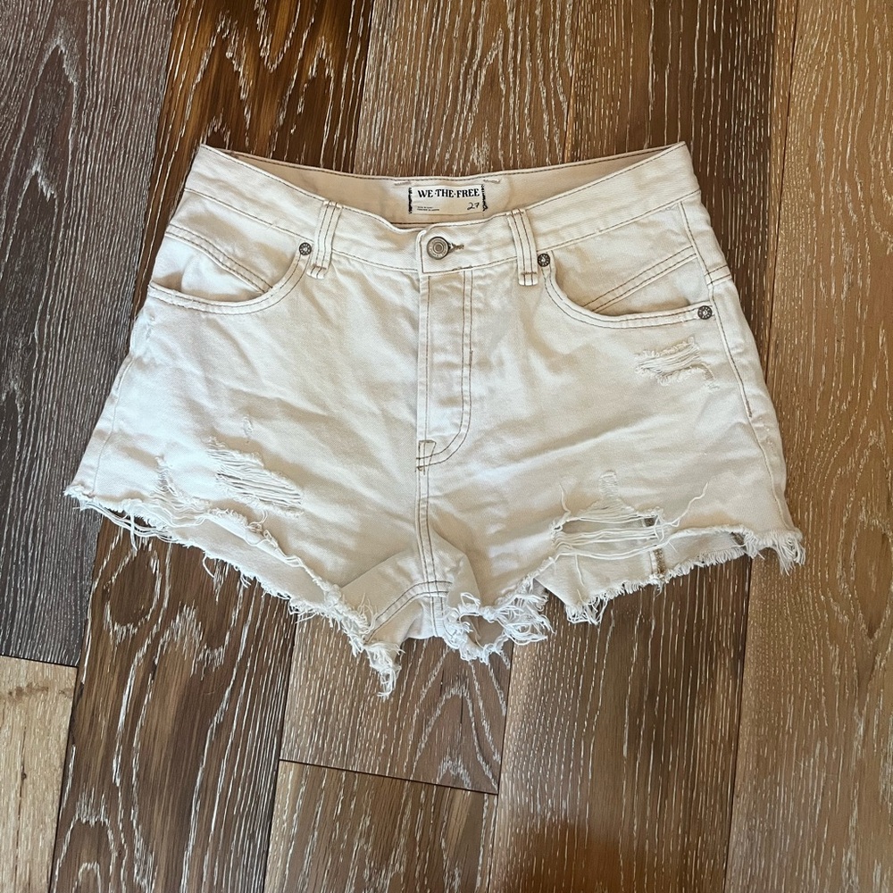 FREE PEOPLE
NOW OR NEVER DENIM SHORTS IN ECRU - Picture 6 of 13